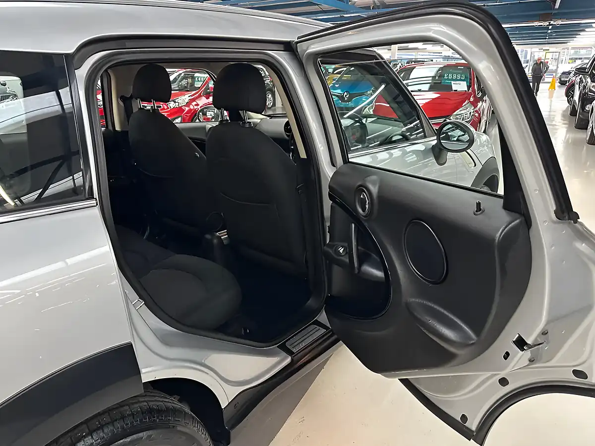 Used 2013 MINI Countryman One Crystal Silver - Interior and Exterior details 12