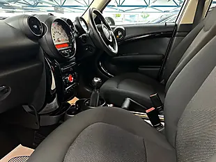 Used 2013 MINI Countryman One Crystal Silver - Interior and Exterior details 16
