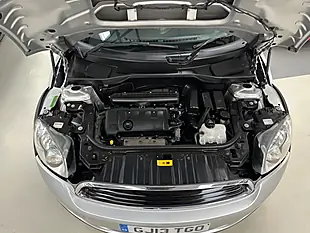 Used 2013 MINI Countryman One Crystal Silver - Interior and Exterior details 17