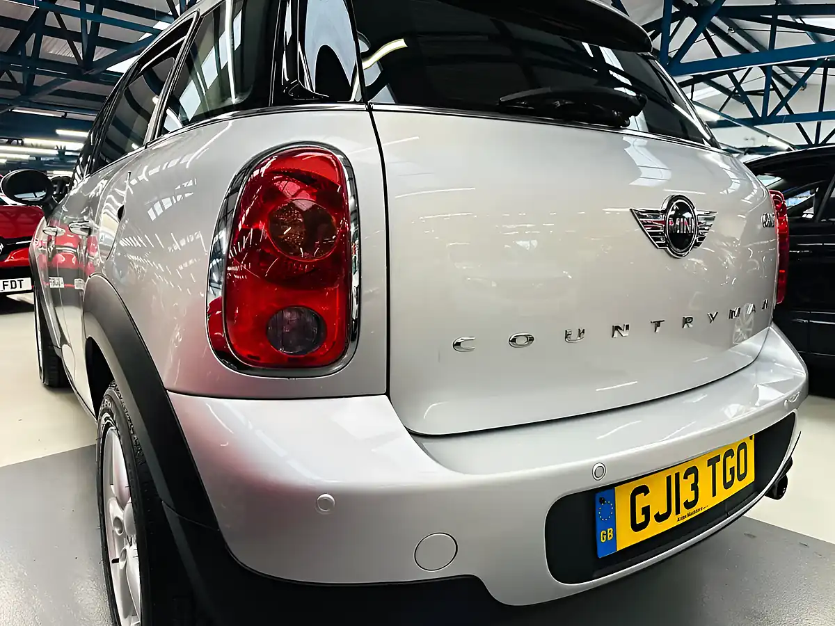 Used 2013 MINI Countryman One Crystal Silver - Interior and Exterior details 18