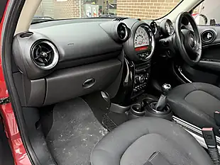 Used 2013 MINI Countryman One Red - Interior and Exterior details 11