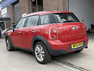 Used 2013 MINI Countryman One Red - Interior and Exterior details 4