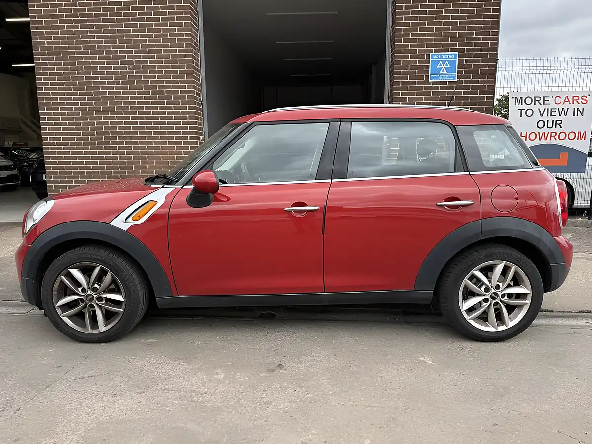 Used 2013 MINI Countryman One Red - Interior and Exterior details 5