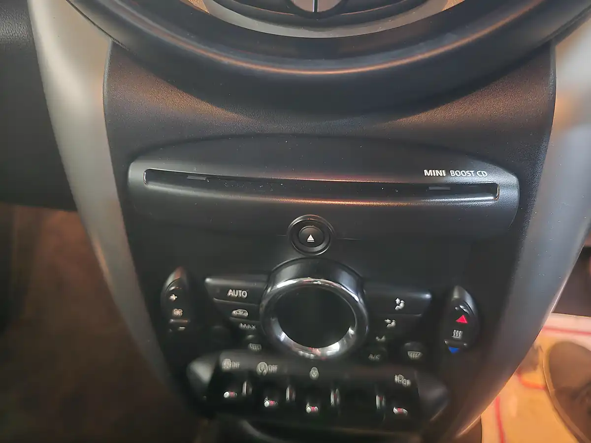 Used 2013 MINI Countryman One White - Interior and Exterior details 14