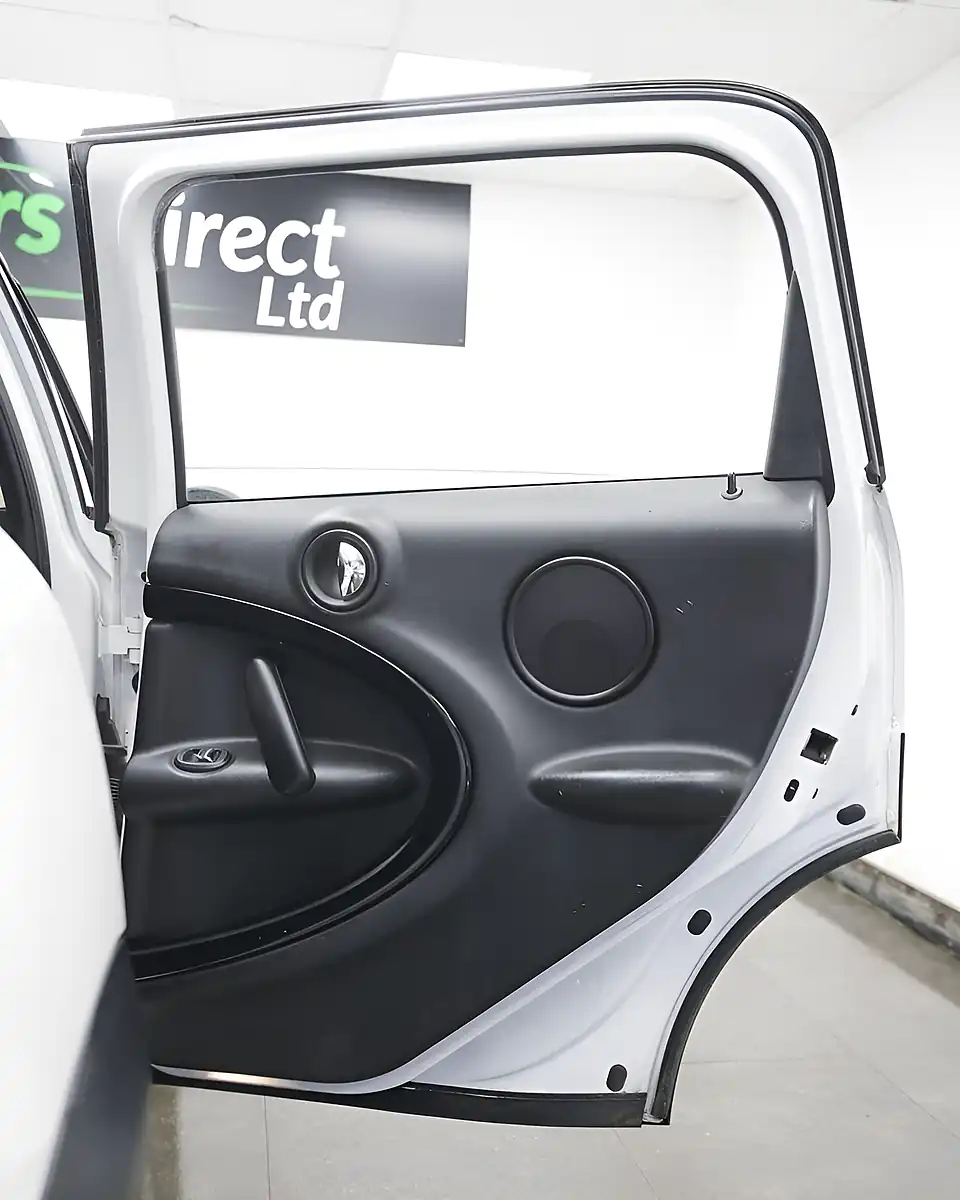 Used 2013 MINI Countryman One White - Interior and Exterior details 12