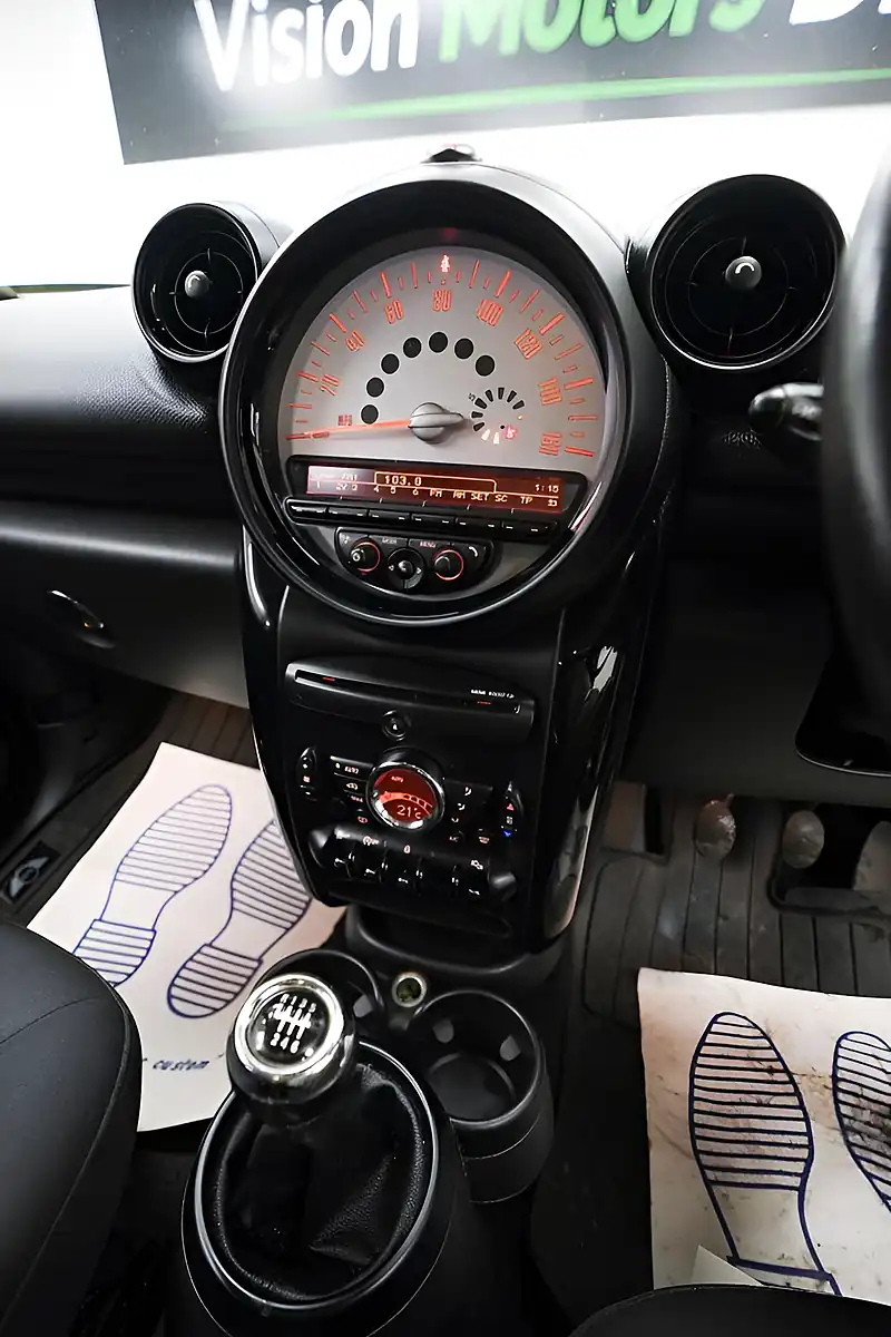 Used 2013 MINI Countryman One White - Interior and Exterior details 16