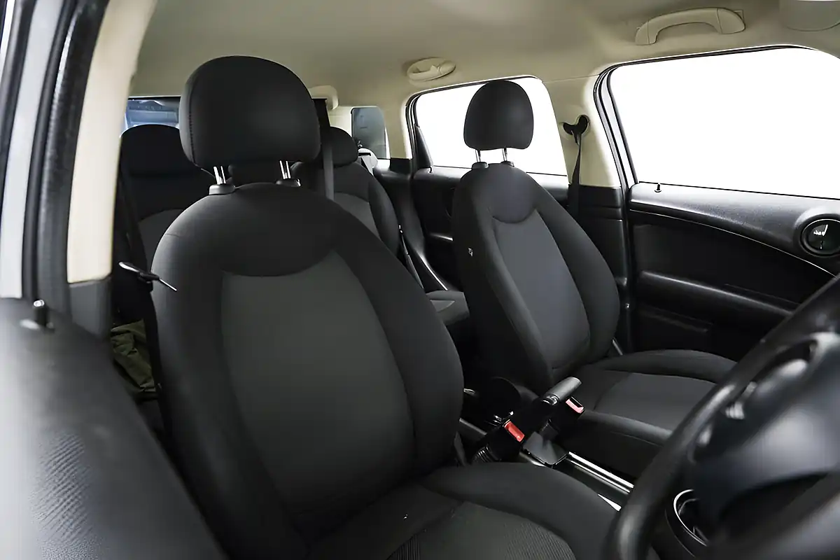 Used 2013 MINI Countryman One White - Interior and Exterior details 9