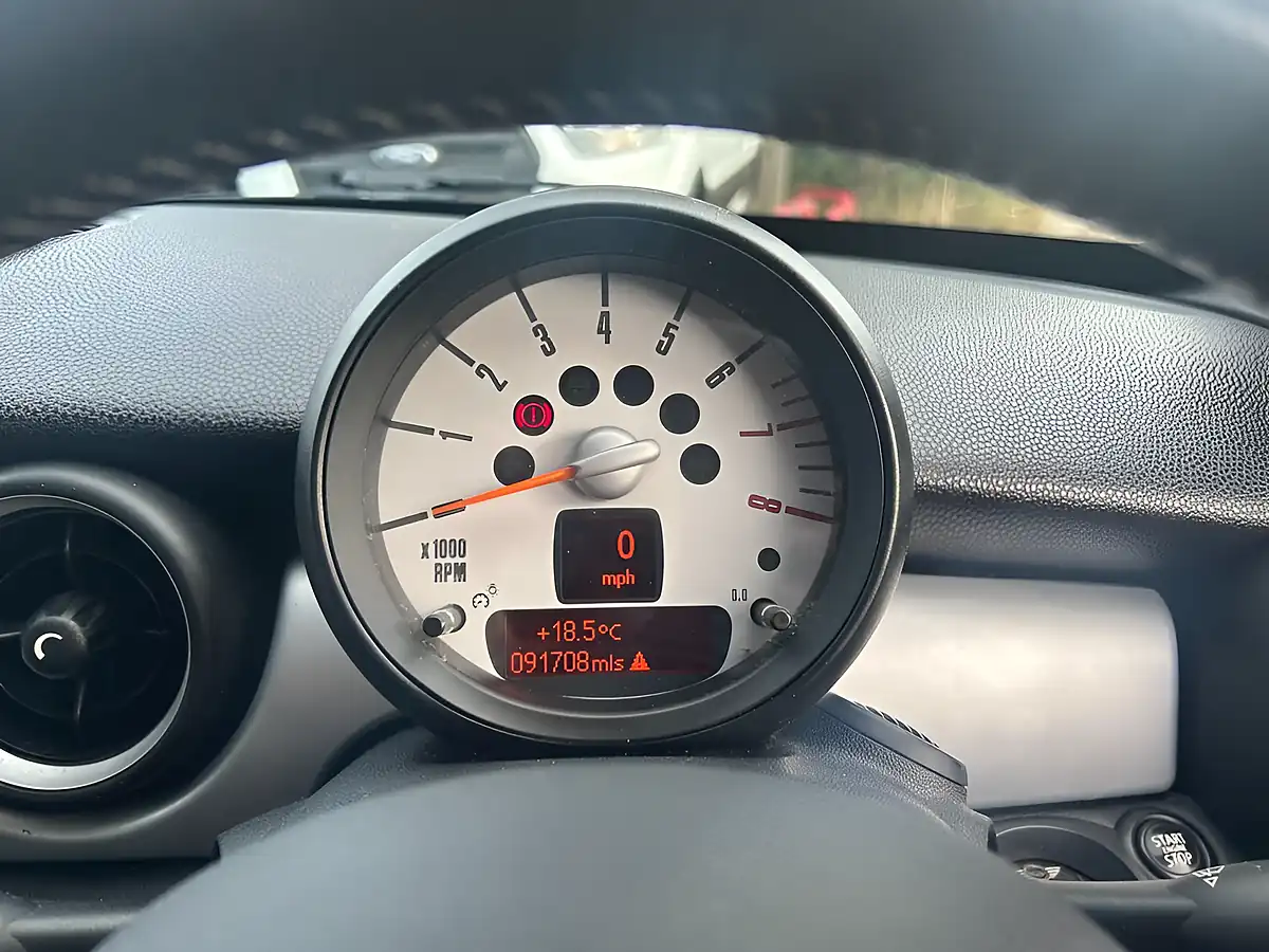 Used 2013 MINI Coupe Cooper Coupe White - Interior and Exterior details 8
