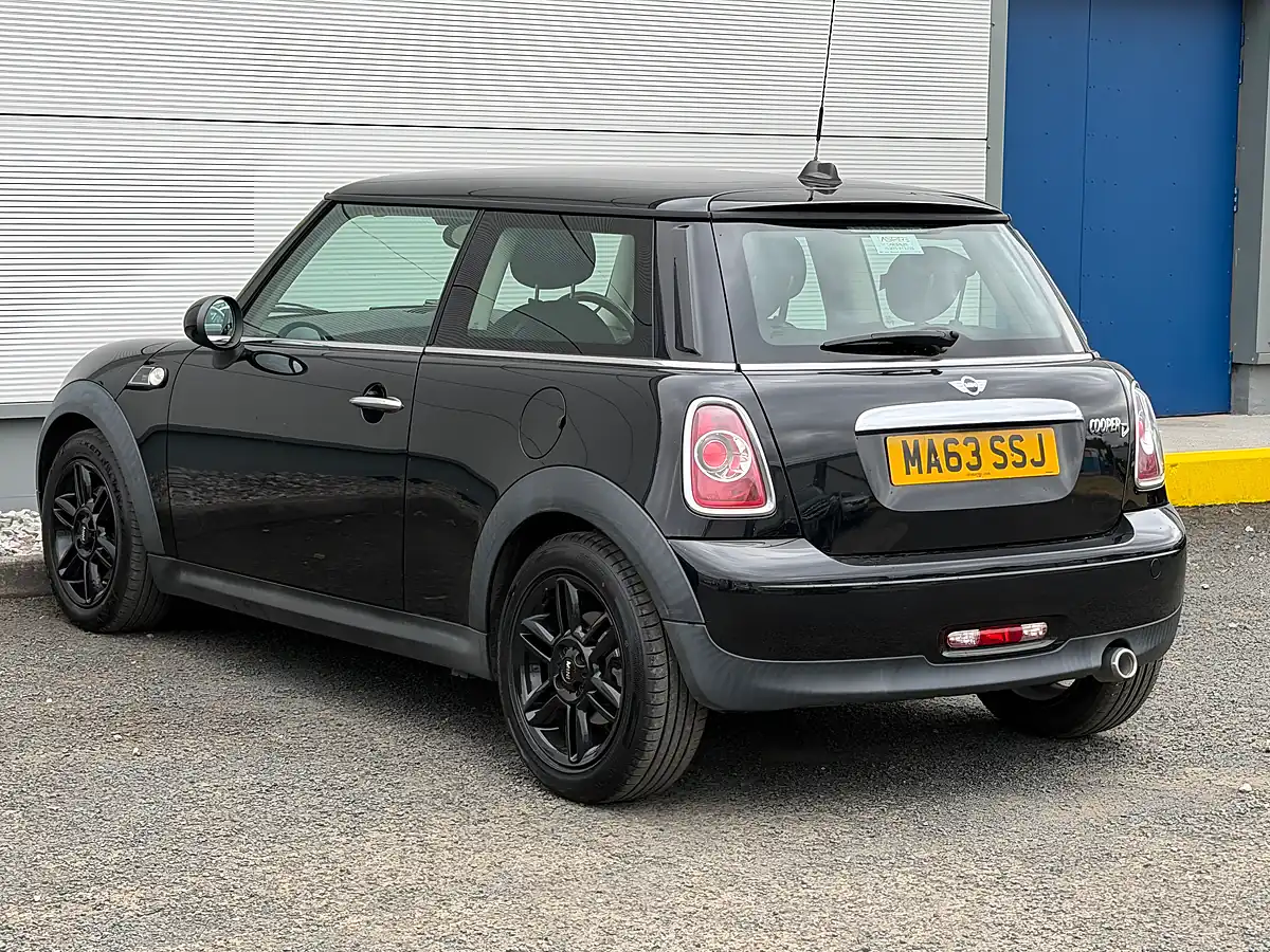 Used 2013 MINI Hatch Baker Street Midnight Black - Interior and Exterior details 10