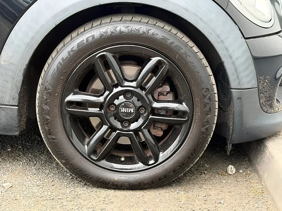 Used 2013 MINI Hatch Baker Street Midnight Black - Interior and Exterior details 15