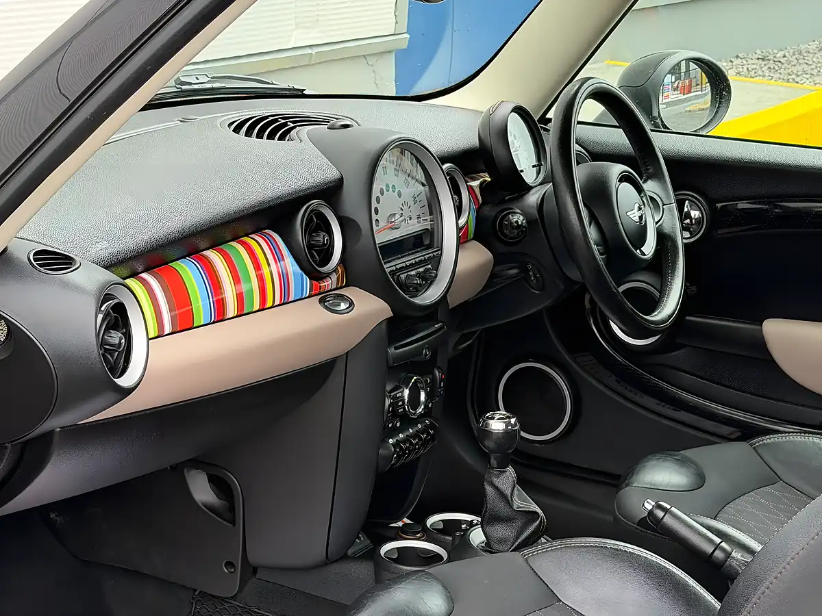 Used 2013 MINI Hatch Baker Street Midnight Black - Interior and Exterior details 18