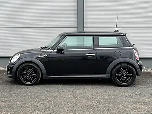 Used 2013 MINI Hatch Baker Street Midnight Black - Interior and Exterior details 8