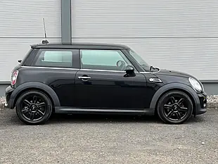 Used 2013 MINI Hatch Baker Street Midnight Black - Interior and Exterior details 9