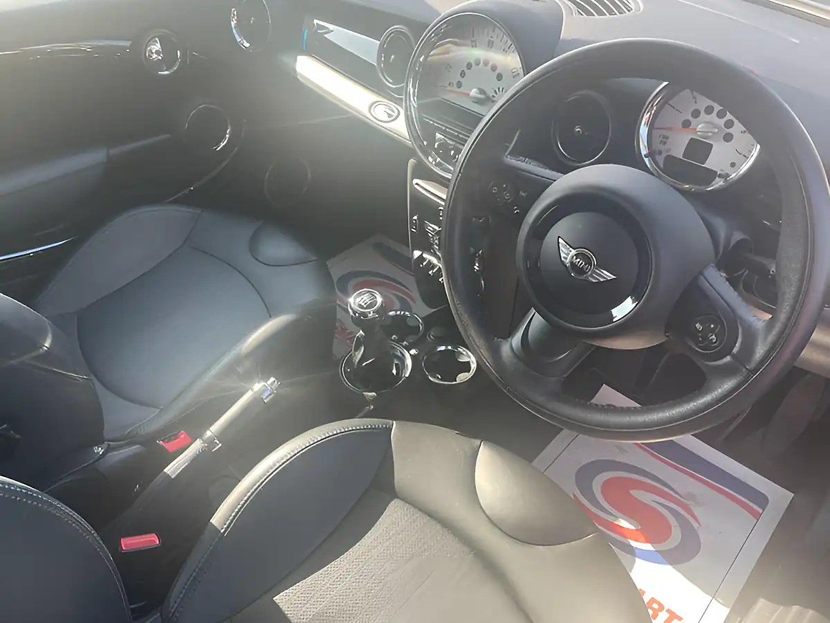 Used 2013 MINI Hatch Bayswater Black - Interior and Exterior details 13