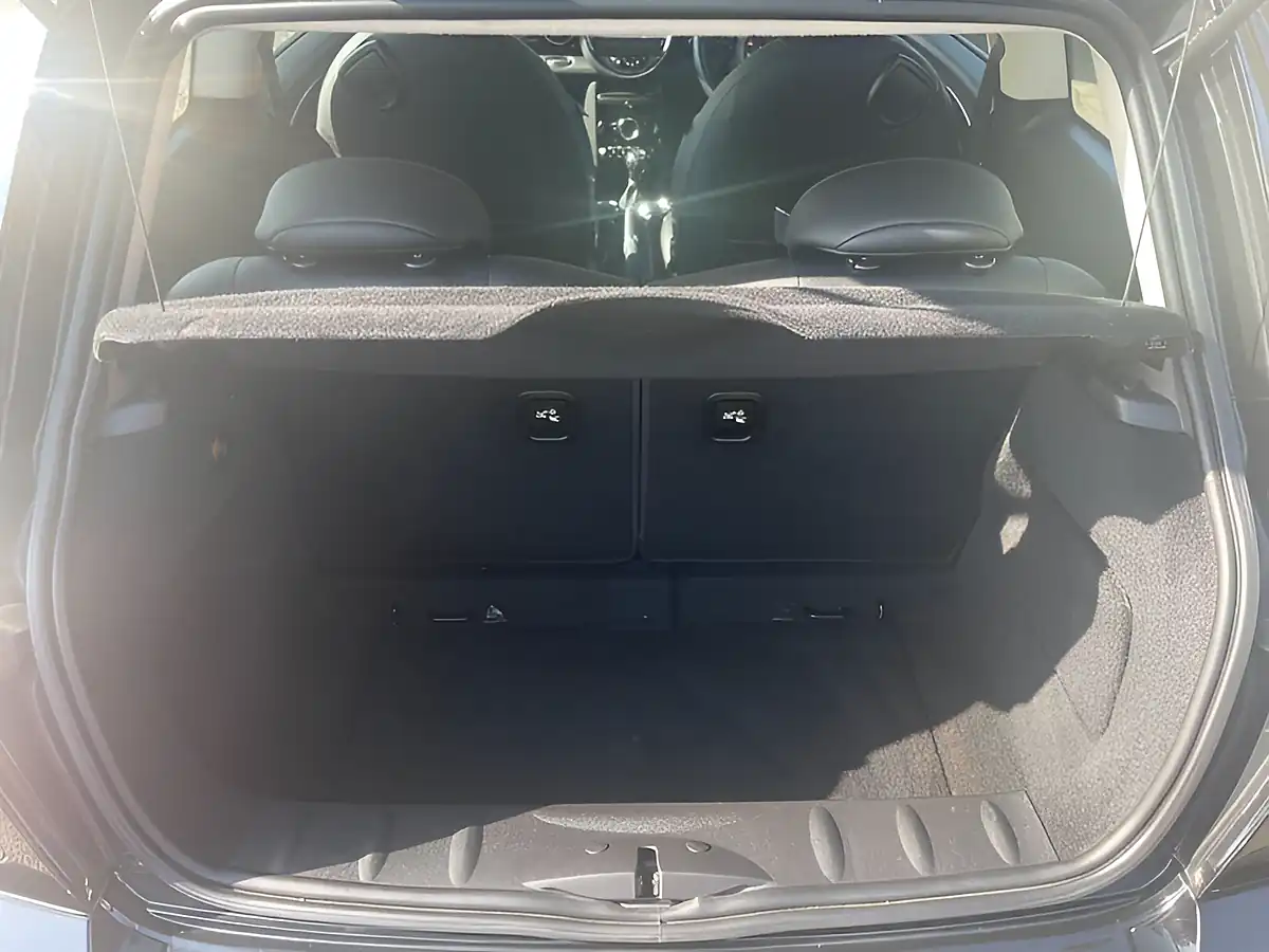 Used 2013 MINI Hatch Bayswater Black - Interior and Exterior details 17