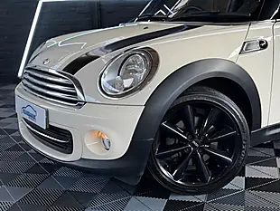 Used 2013 MINI Hatch Cooper Baker Street White - Interior and Exterior details 3