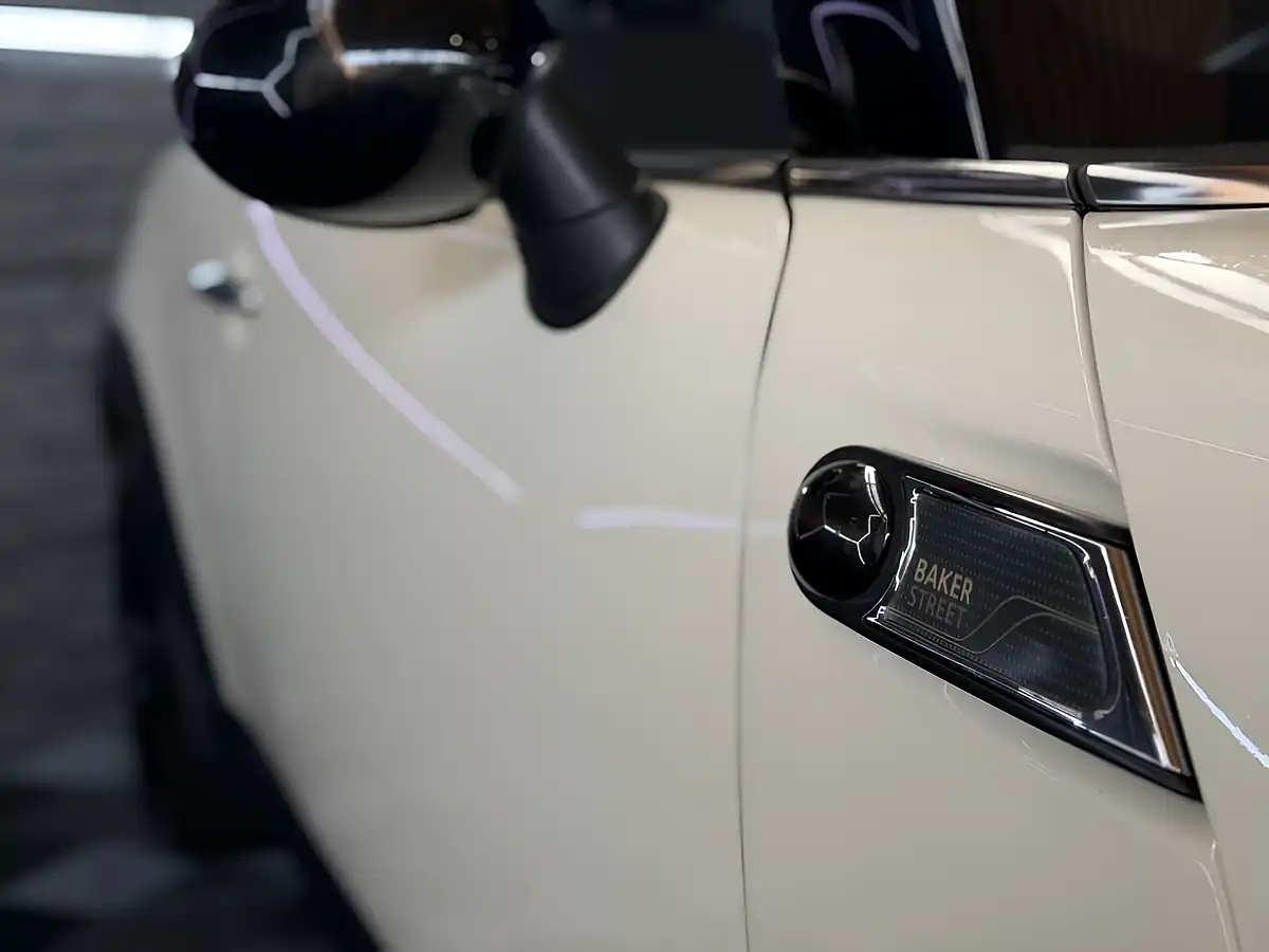 Used 2013 MINI Hatch Cooper Baker Street White - Interior and Exterior details 9