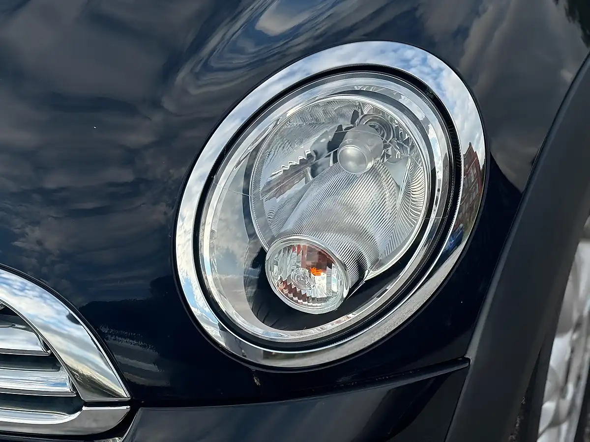 Used 2013 MINI Hatch Cooper Black - Interior and Exterior details 15