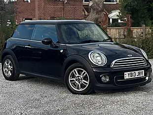Used 2013 MINI Hatch Cooper Black - Interior and Exterior details 7