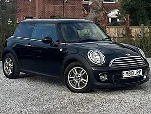 Used 2013 MINI Hatch Cooper Black - Interior and Exterior details 9