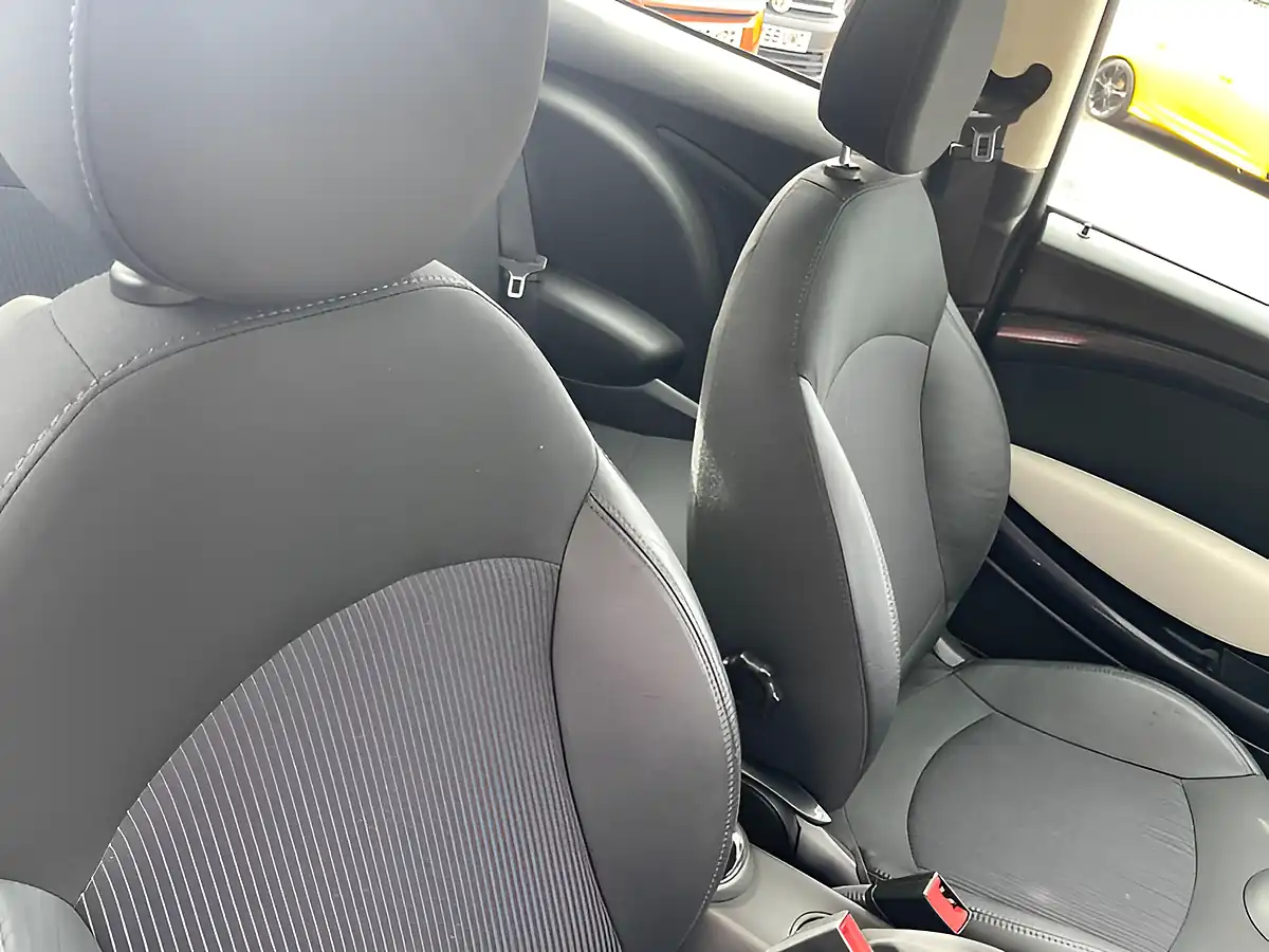 Used 2013 MINI Hatch Cooper Black - Interior and Exterior details 14