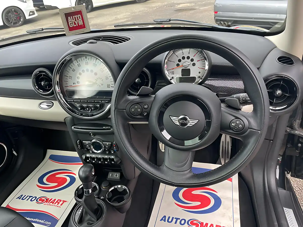 Used 2013 MINI Hatch Cooper Black - Interior and Exterior details 16