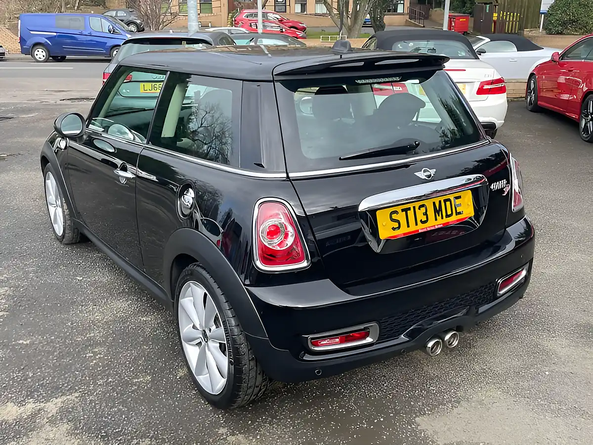 Used 2013 MINI Hatch Cooper Black - Interior and Exterior details 6