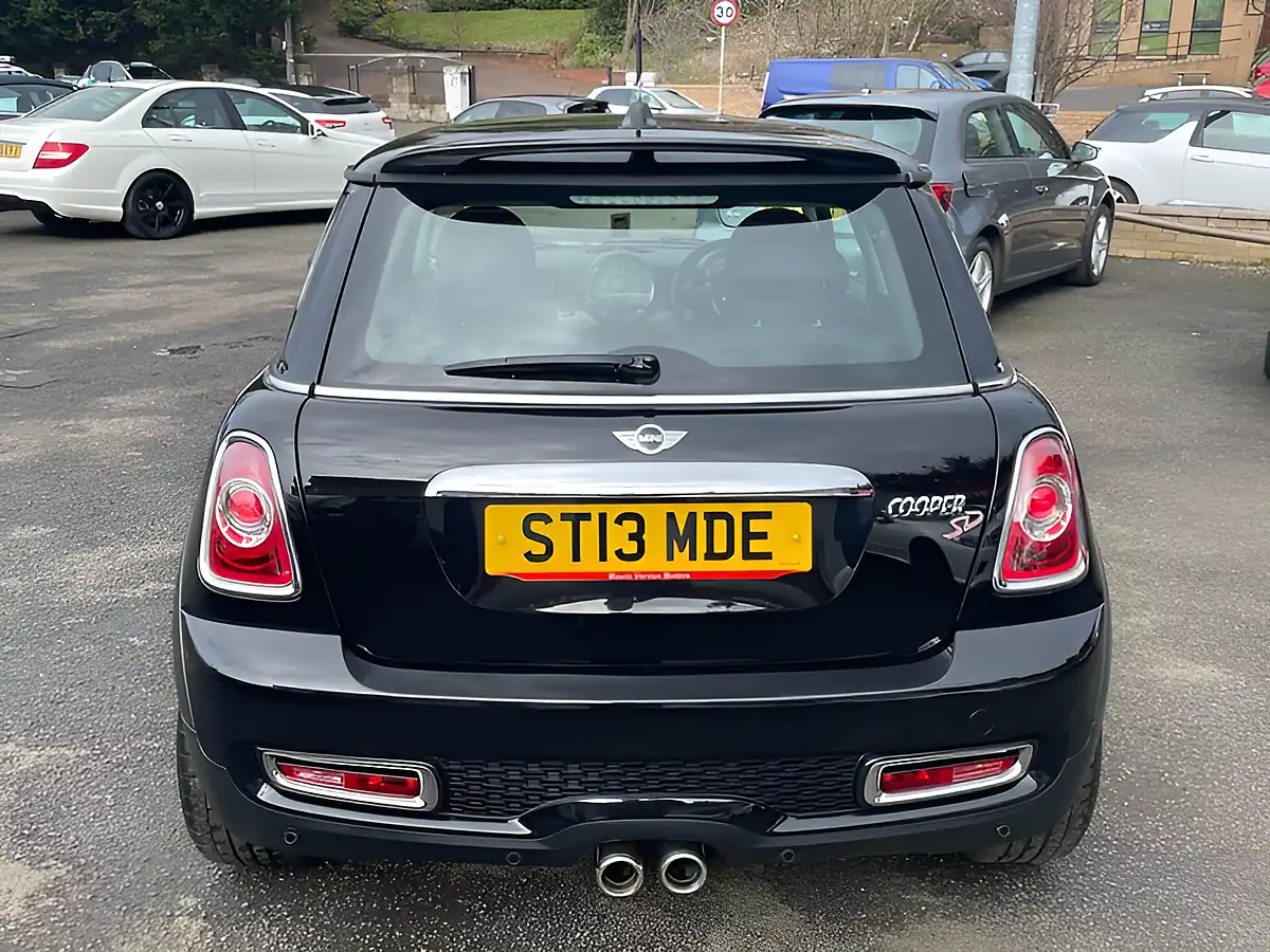 Used 2013 MINI Hatch Cooper Black - Interior and Exterior details 7