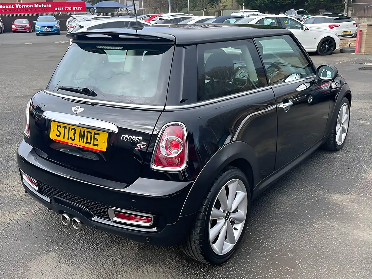Used 2013 MINI Hatch Cooper Black - Interior and Exterior details 8