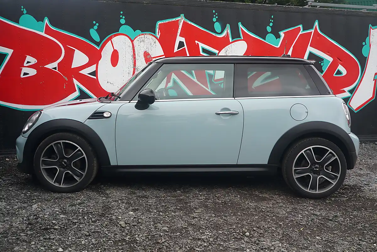 Used 2013 MINI Hatch Cooper Blue - Interior and Exterior details 10