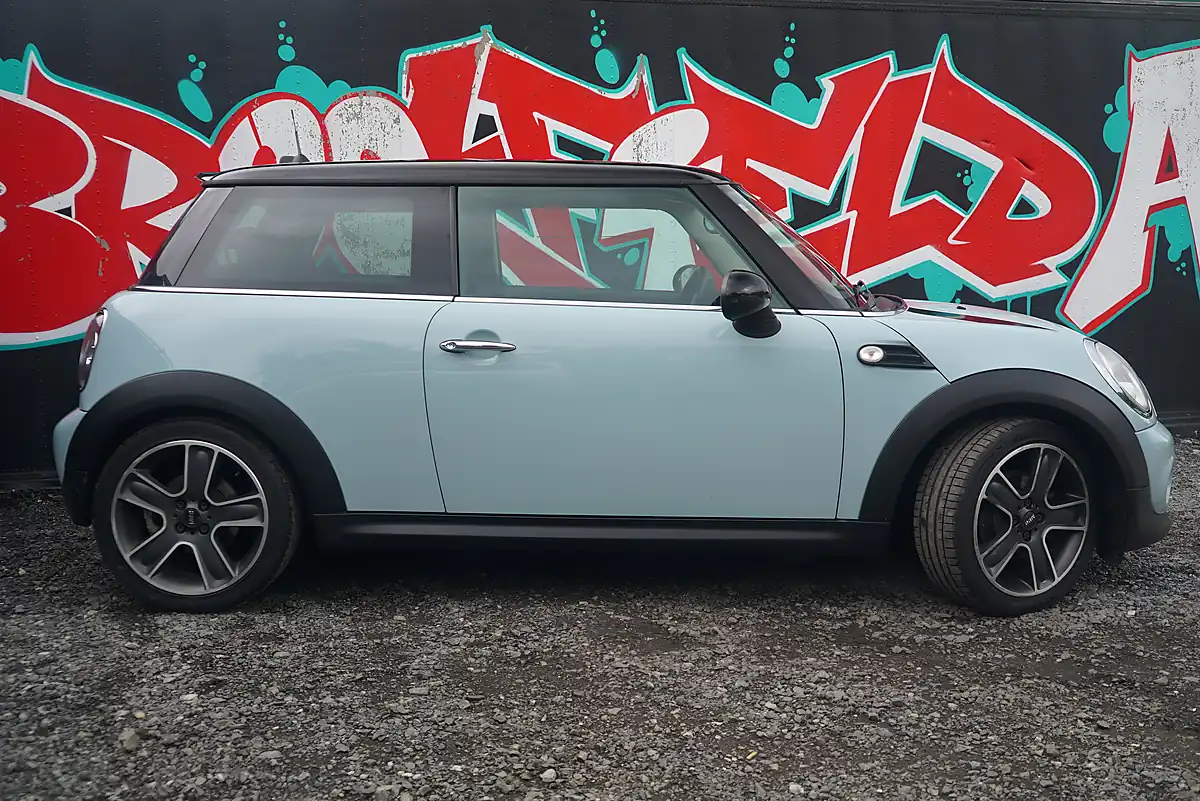Used 2013 MINI Hatch Cooper Blue - Interior and Exterior details 16