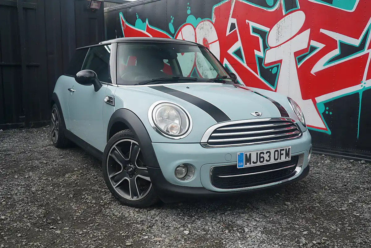 Used 2013 MINI Hatch Cooper Blue - Interior and Exterior details 2