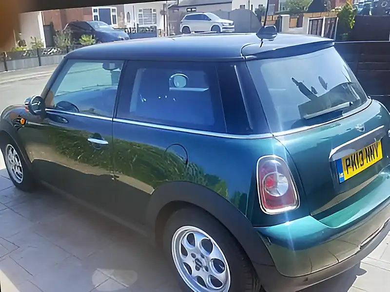 Used 2013 MINI Hatch Cooper British Racing Green Metallic - Interior and Exterior details 4