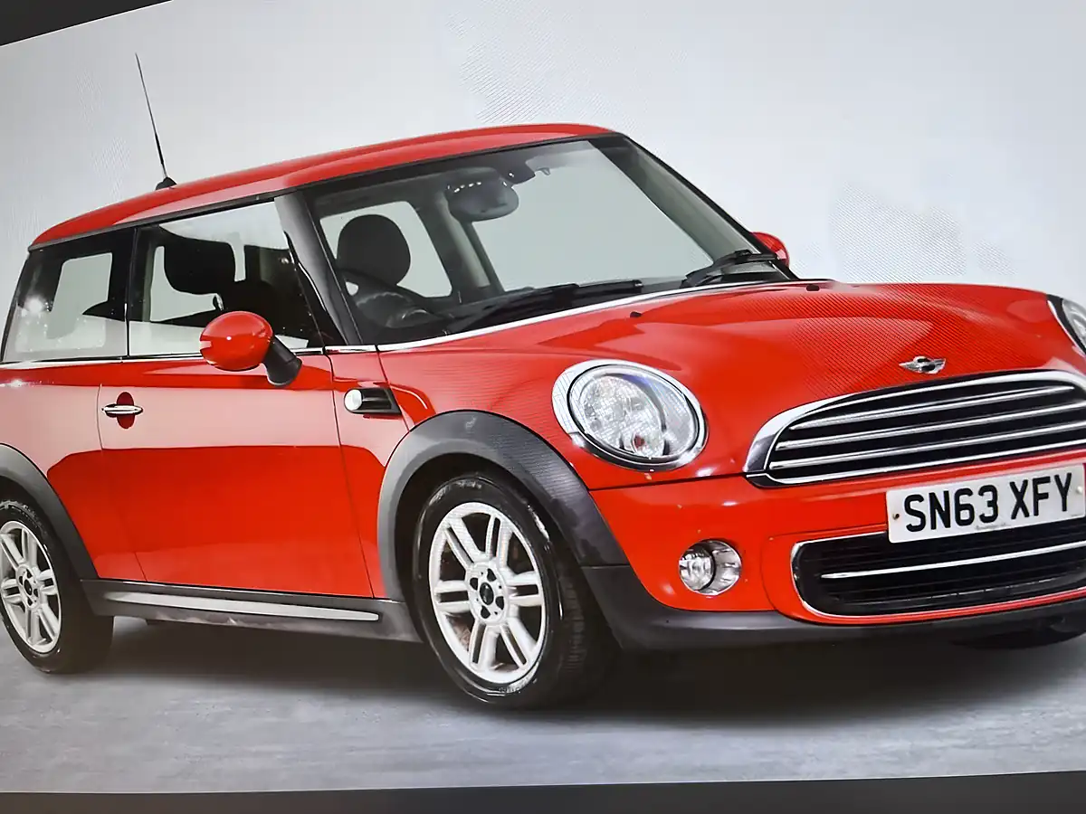 Used 2013 MINI Hatch Cooper (chili Pack) Chilli Red - Front View