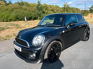 Used 2013 MINI Hatch Cooper Midnight Black - Interior and Exterior details 5