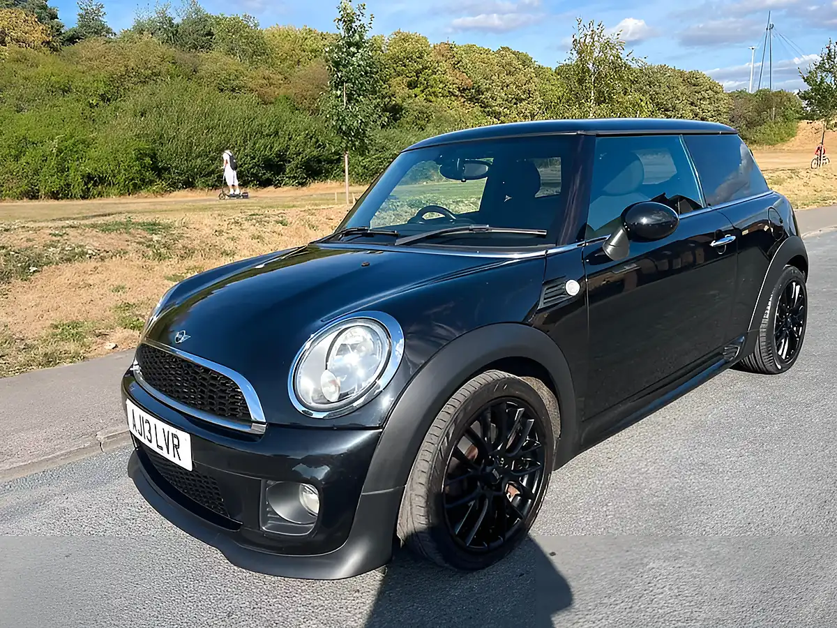 Used 2013 MINI Hatch Cooper Midnight Black - Interior and Exterior details 5