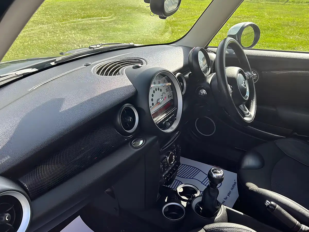 Used 2013 MINI Hatch Cooper S Midnight Black - Interior and Exterior details 16