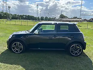 Used 2013 MINI Hatch Cooper S Midnight Black - Interior and Exterior details 7