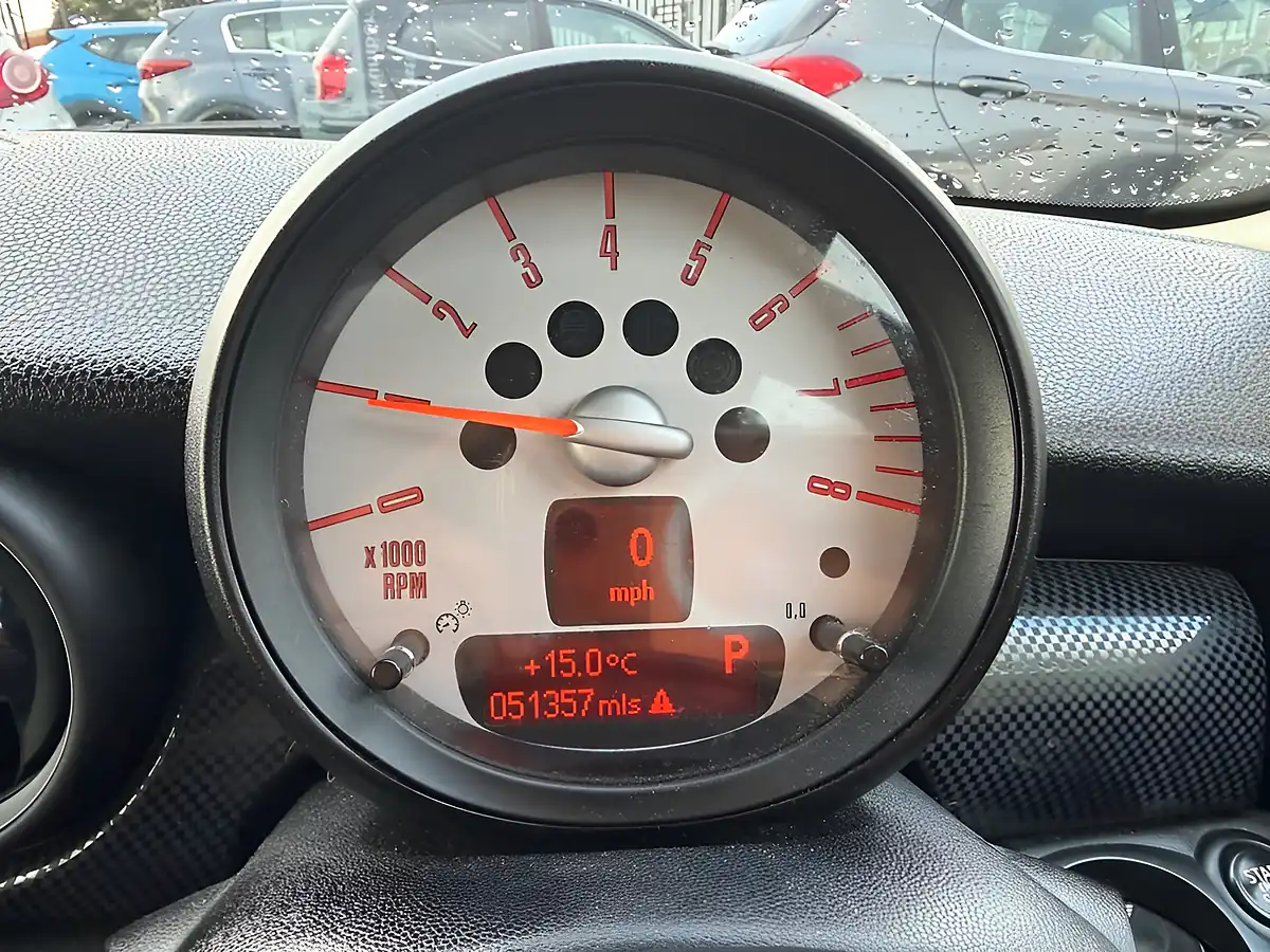 Used 2013 MINI Hatch Cooper S Orange - Interior and Exterior details 18