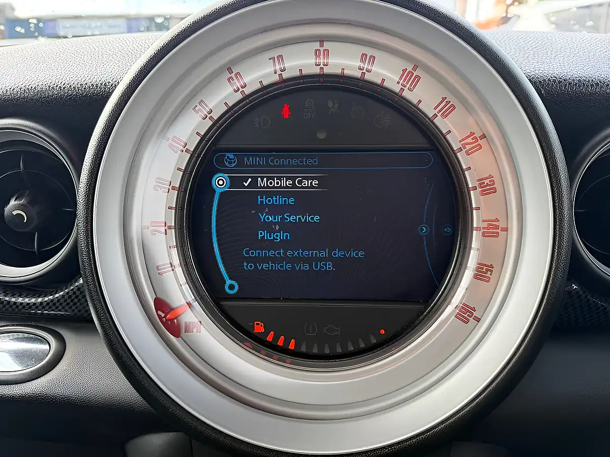 Used 2013 MINI Hatch Cooper S Orange - Interior and Exterior details 2