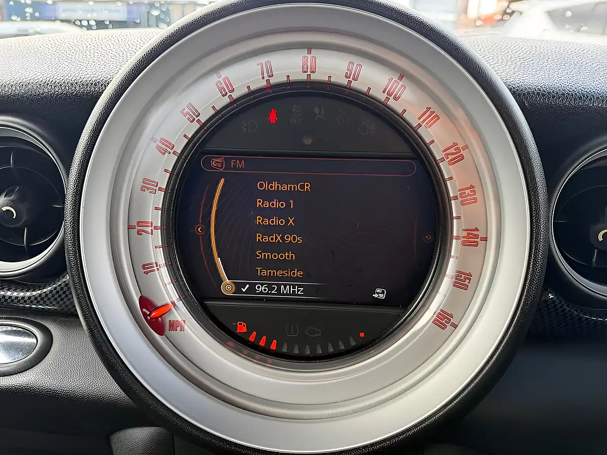 Used 2013 MINI Hatch Cooper S Orange - Interior and Exterior details 5