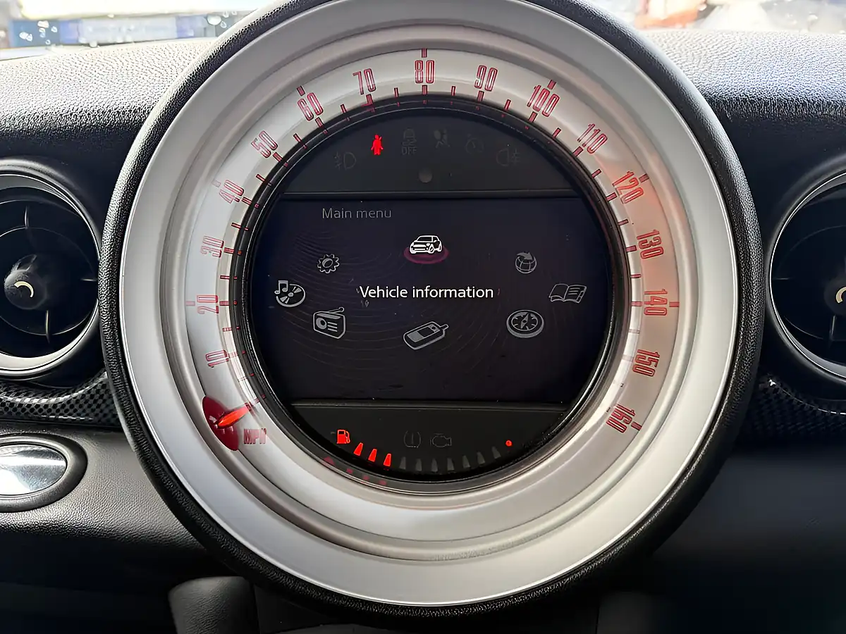 Used 2013 MINI Hatch Cooper S Orange - Interior and Exterior details 7