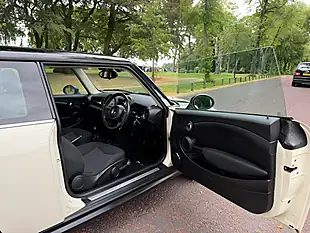 Used 2013 MINI Hatch Cooper White - Interior and Exterior details 10