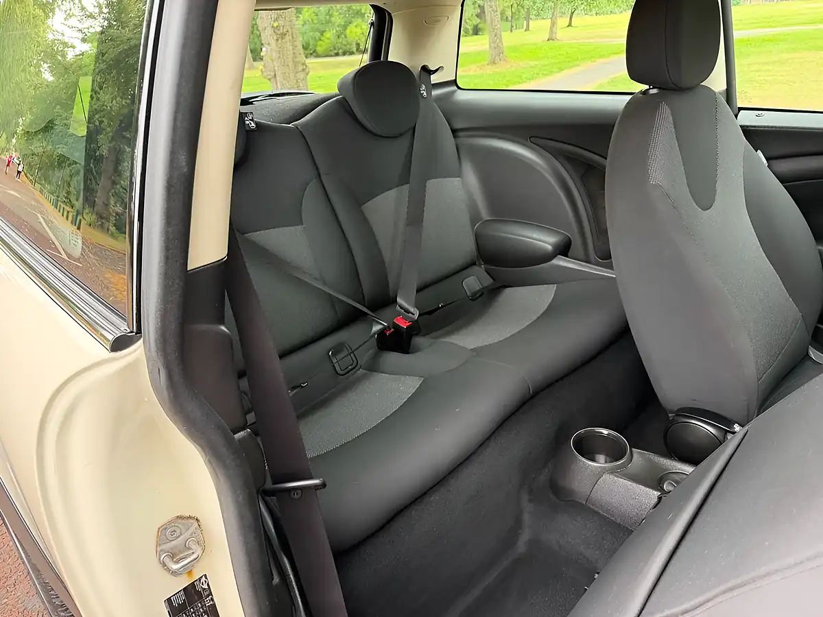 Used 2013 MINI Hatch Cooper White - Interior and Exterior details 12