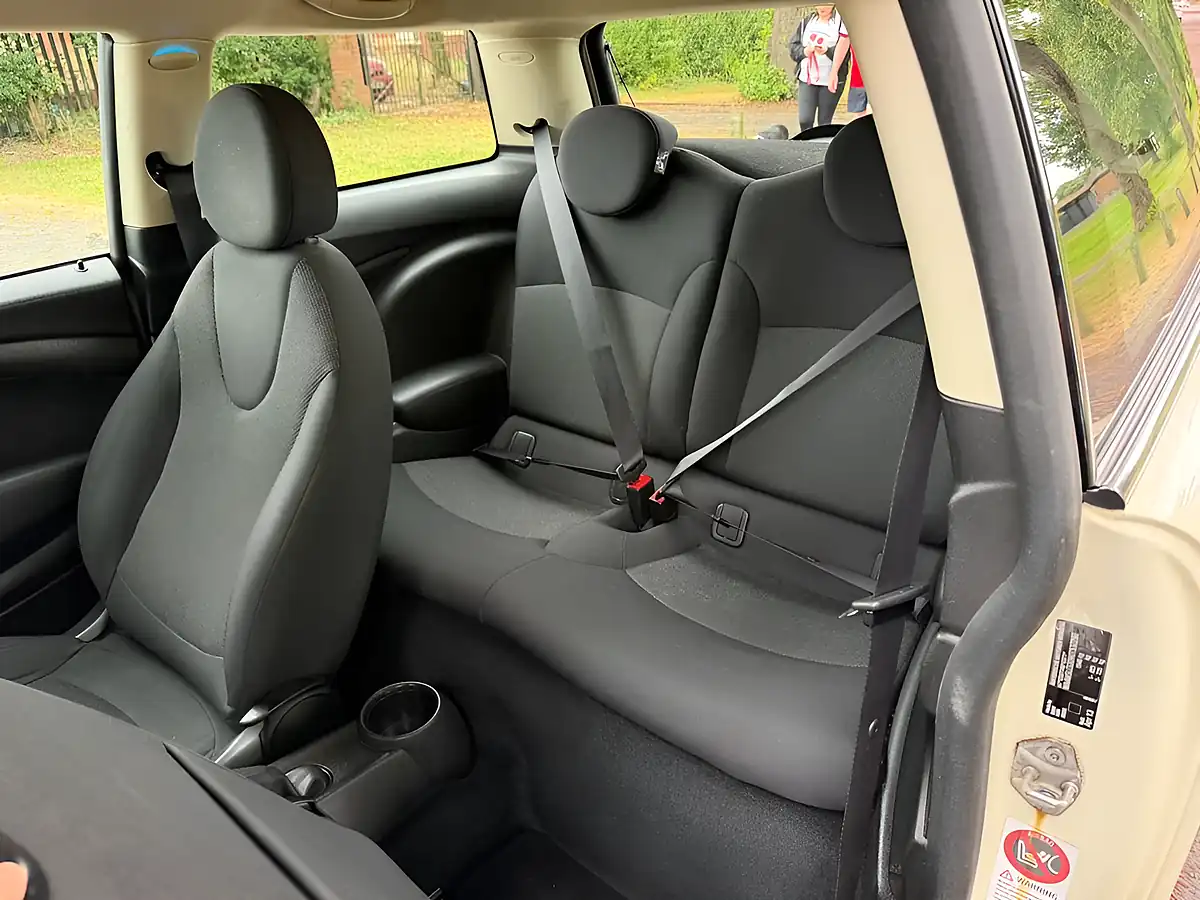 Used 2013 MINI Hatch Cooper White - Interior and Exterior details 15