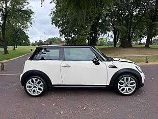 Used 2013 MINI Hatch Cooper White - Interior and Exterior details 2