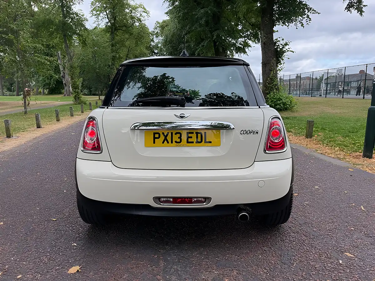 Used 2013 MINI Hatch Cooper White - Interior and Exterior details 4