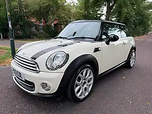Used 2013 MINI Hatch Cooper White - Interior and Exterior details 7