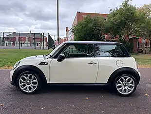 Used 2013 MINI Hatch Cooper White - Interior and Exterior details 8