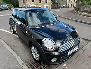 Used 2013 MINI Hatch One Black - Interior and Exterior details 4